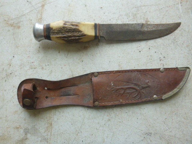 lot 145 image: Bone Handle Hunting Knife