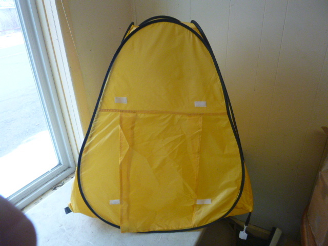 lot 150 image: Small Childs Indoor Tent