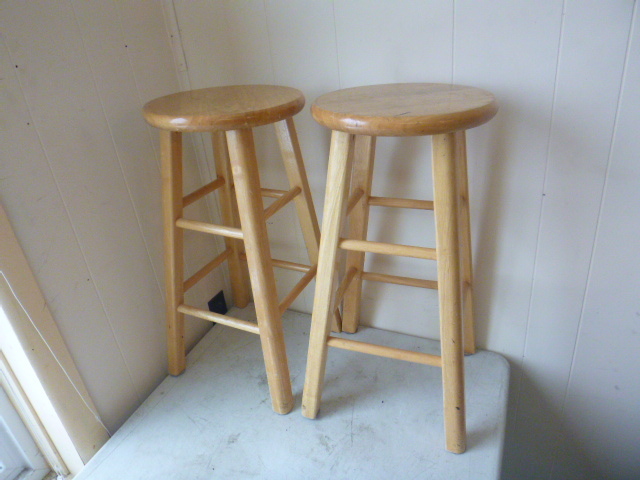 lot 154 image: 2 Bar Stools
