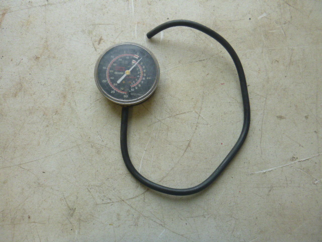 lot 159 image: Sears Engine Vacuum Pressure Gauge