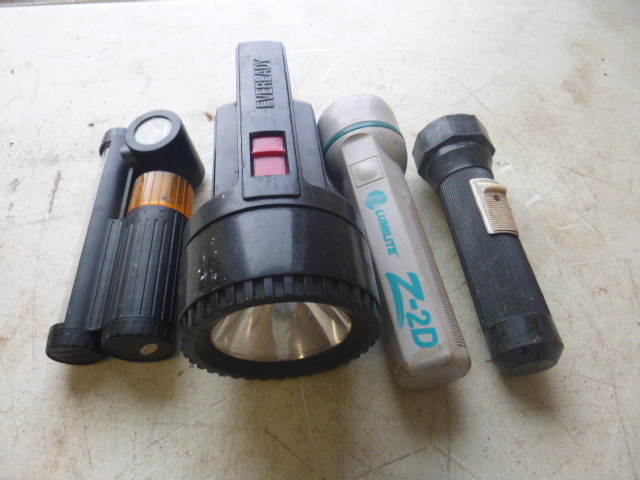 lot 160 image: 4 Flashlights
