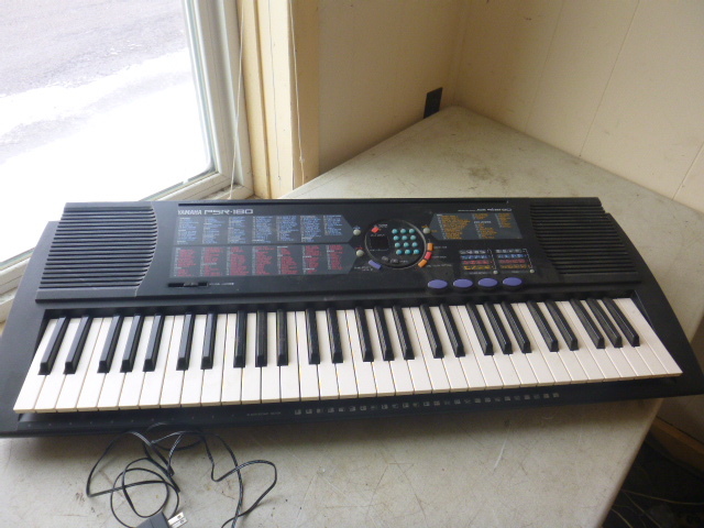 lot 187 image: Yamaha PSR-180 Keyboard