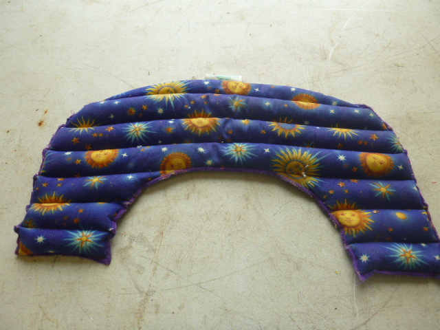 lot 189 image: Natures Creation Herbal Therapy Neck Pack