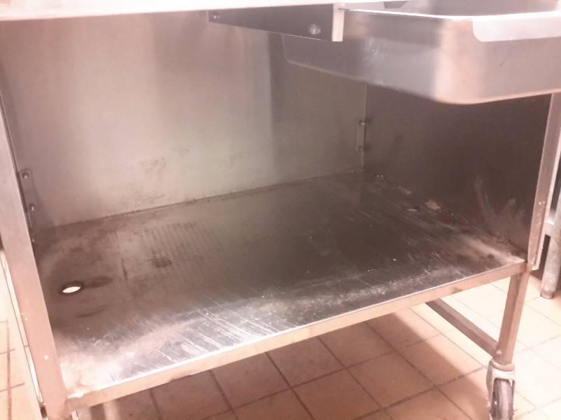 lot 5 image: Stainless Steel Service Cart.. Has top sign capability.. Side signs.. 37in w x 24in d x 37 in h.. Plus sign that extends 36 to 43in.