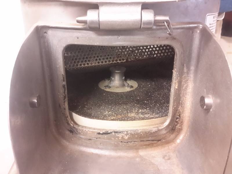 lot 8 image: Hobart potatovegetable peeler.. Works well.. 110V