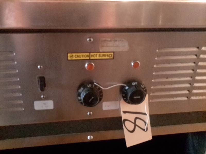 lot 18 image: Steam Table.. DELFIELD.. 36in x 30 in x 36in.  2 pans.. 220V