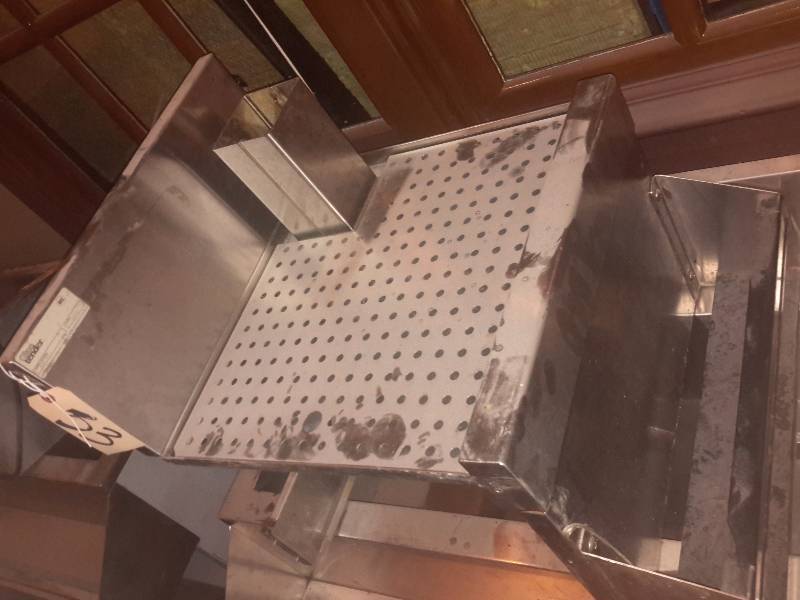 lot 33 image: Glass Tender.. Counter Mount.. 18 in x 24 in x 21 in h