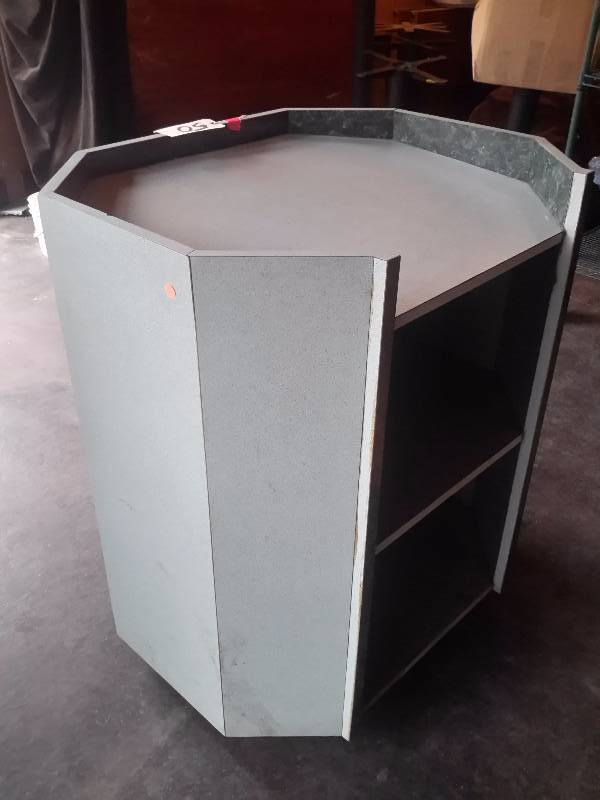 lot 50 image: ReceptionWaitress Stand.. 32in x 26in x 37 in.  A little of the laminate on one side is lifting.  SOLID.