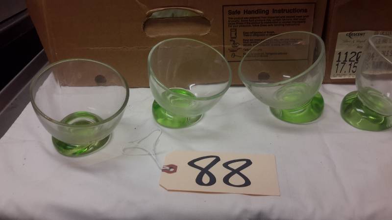 lot 88 image: 48, 4in x 4in  Dessert dishes..