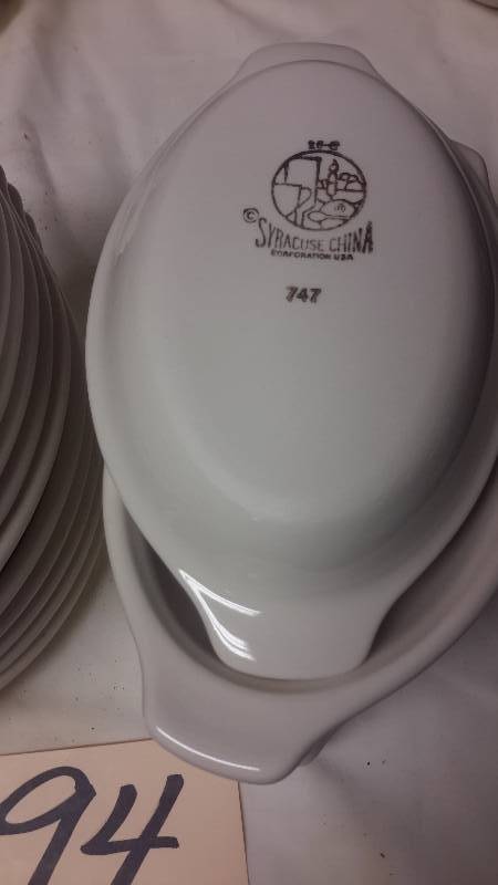 lot 94 image: 21, Syracuse 747, Au Gratin Dishes