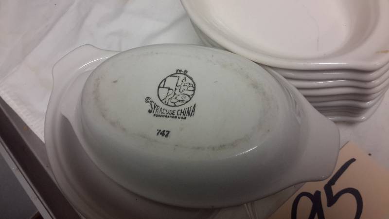 lot 95 image: 21, Syracuse 747,Au Gratin Dishes