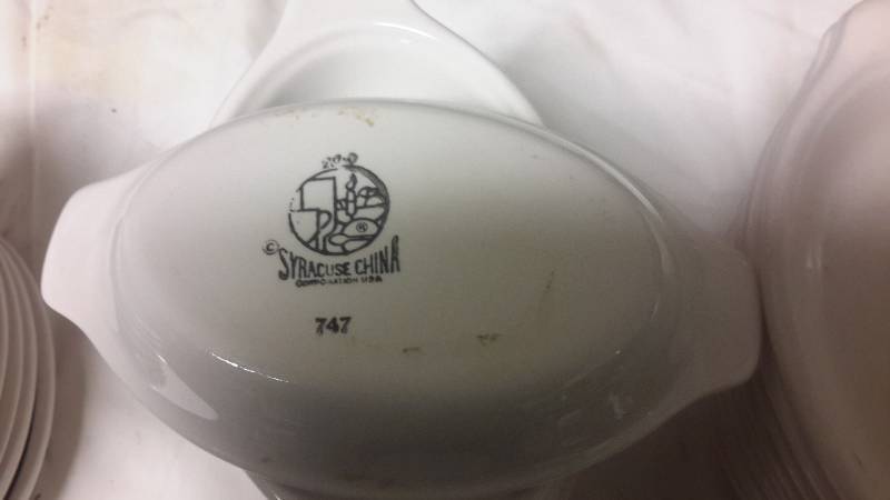 lot 96 image: 21, Syracuse 747 Au Gratin Dishes