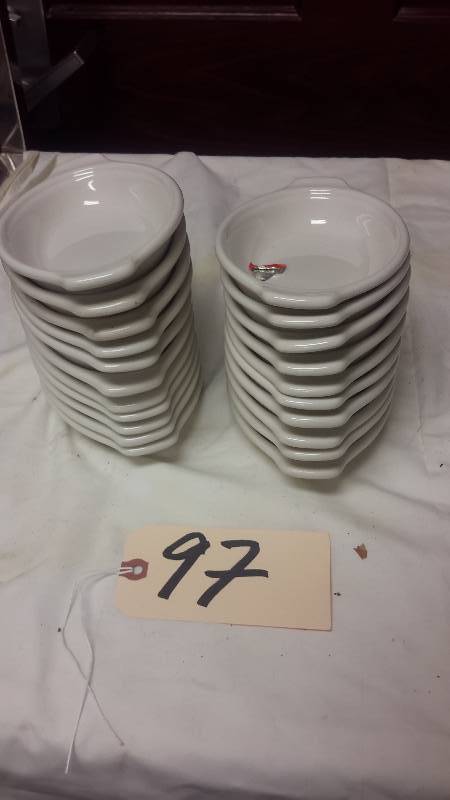 lot 97 image: 21, Syracuse 747 Au Gratin Dishes