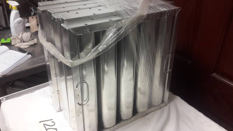 lot 120 image: KLEEN  GUARD Grease Filters.. 6, 15 34in x 15 34in x 1 34 in. NEW never used