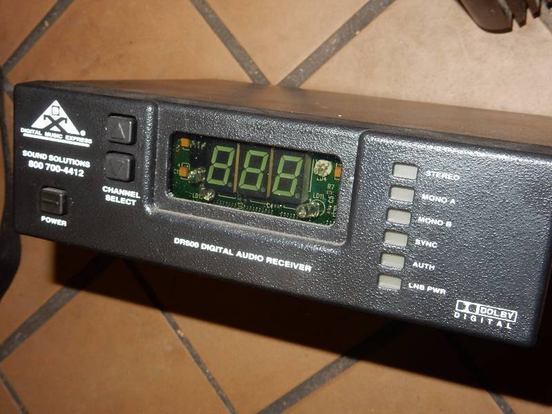 lot 140 image: Misc. electronic items  VCR, CD Player, JENSEN AMP, Digital audio receiver.. ALL UNTESTED