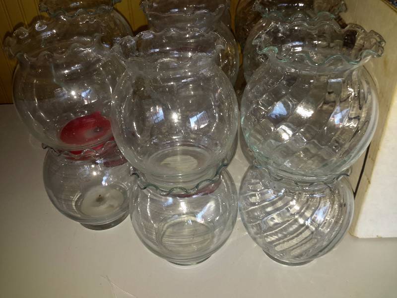 lot 262 image: 15 CandleFlower vases with Tufted Brim.. 5 different style from the other 10