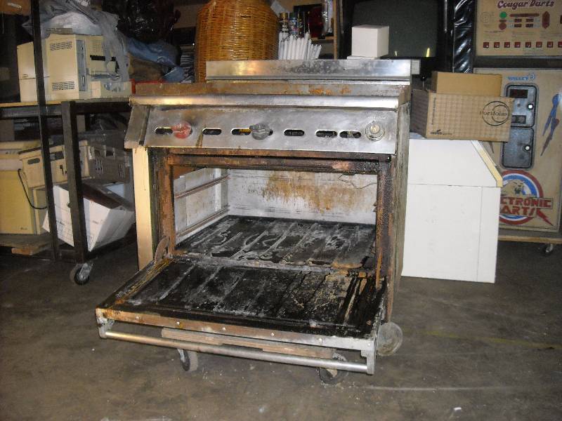 lot 7A image: Flat Top Griddle with Oven..