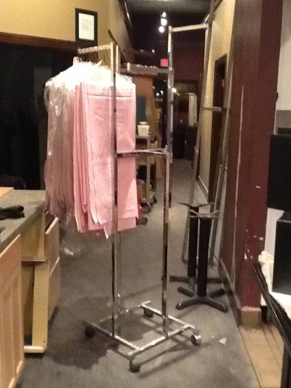 lot 282 image: 4 Sided Garment Display