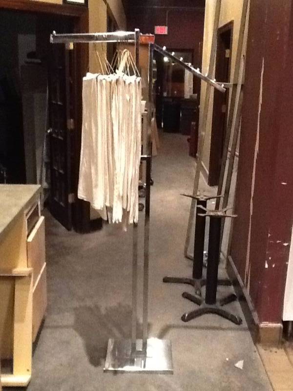 lot 281 image: Adjustable Garment Rack Display