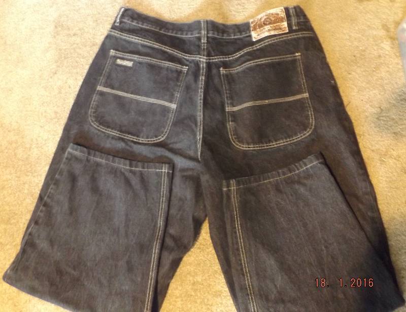 lot 8 image: Mens Pelle Pelle Jeans Size 42