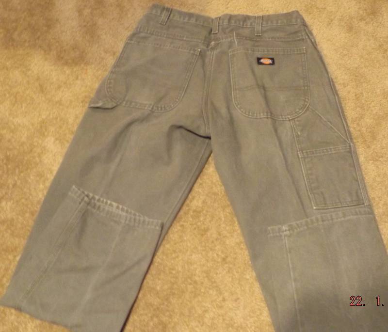 lot 21 image: Mens Dickies Green Carpenter Pants Size 32x30