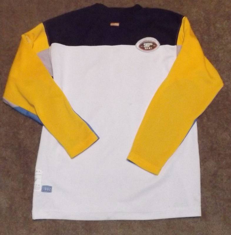 lot 50 image: Boys FUBU Polyester Jersey Style Shirt Size M (12-14)