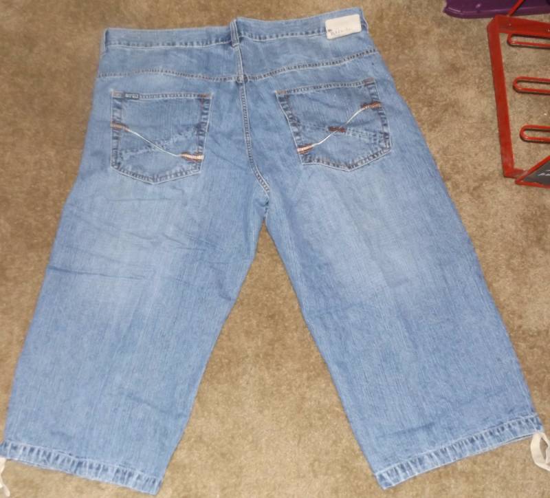 lot 65 image: Mens Ecko Unltd Jean Shorts Size 44B