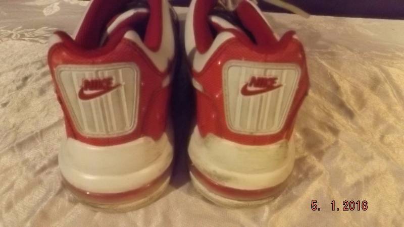 lot 80 image: Vintage Mens Nike Airmax Shoes Size 12