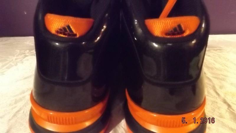 lot 83 image: Vintage Mens Adidas Hi-Top Shoes Size 14--Like NEW