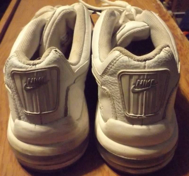 lot 86 image: Vintage Mens Nike Airmax Lo-Top Shoes Size 11.5