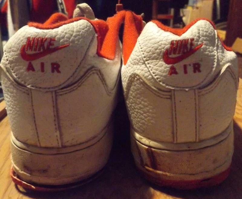 lot 88 image: Vintage Mens Nike AIR 23 Shoes Size 12