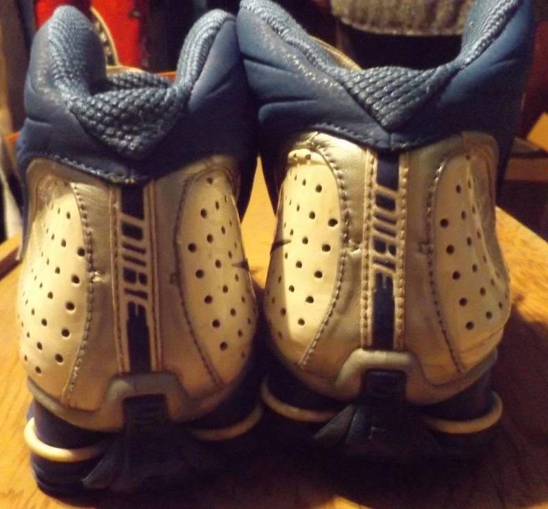 lot 89 image: Vintage Mens Nike SHOX Shoes Size 12