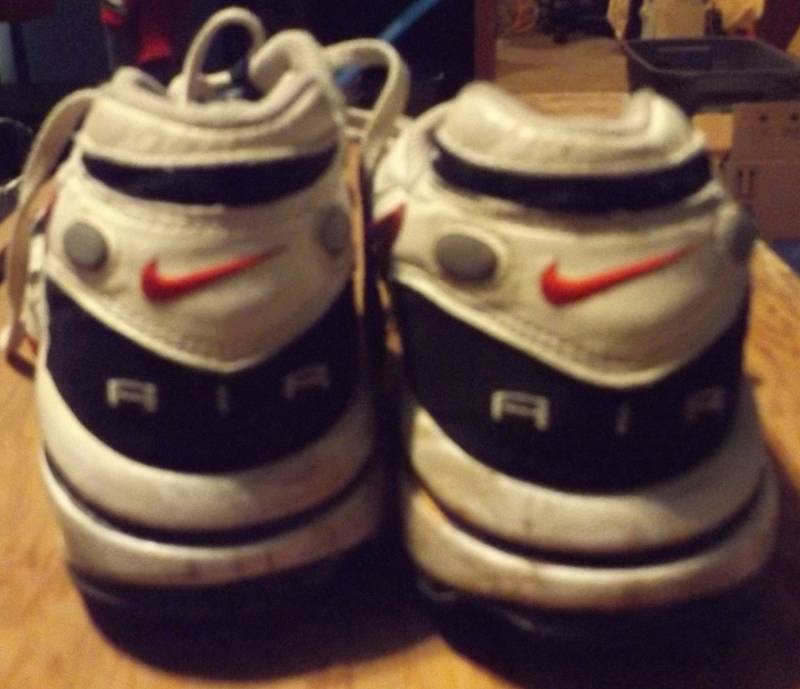 lot 93 image: Vintage Mens Nike Air Triax Shoes Size 11.5