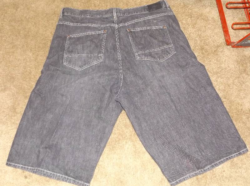 lot 12 image: Ecko Unltd Mens Jean Shorts Size 42