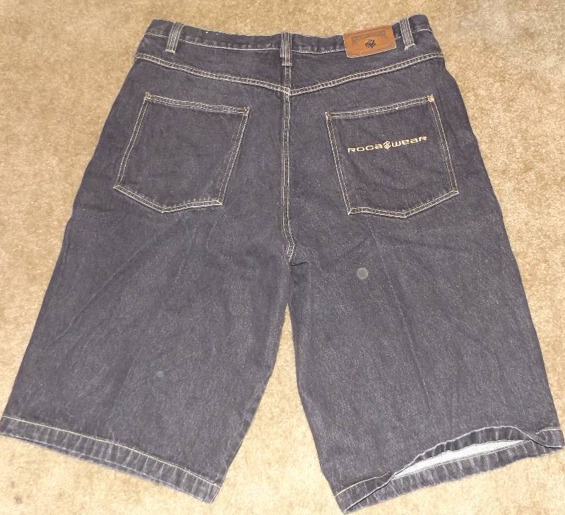 lot 14 image: Mens RocaWear Jean Shorts Size 42