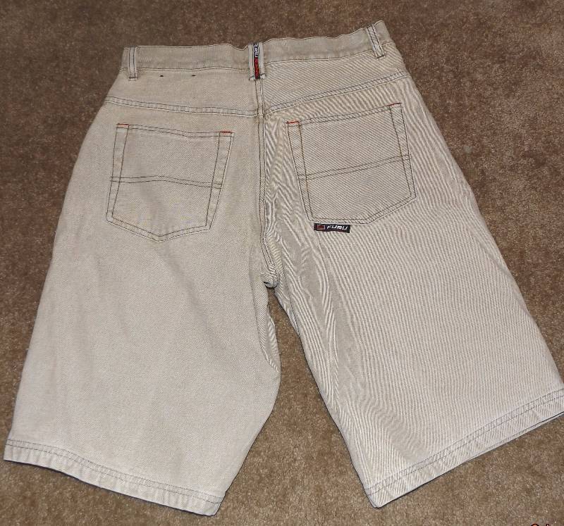 lot 23 image: Mens FUBU Jean Shorts Size 32