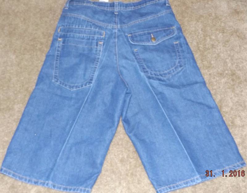 lot 27 image: Mens Exsta Jean Shorts Size 32