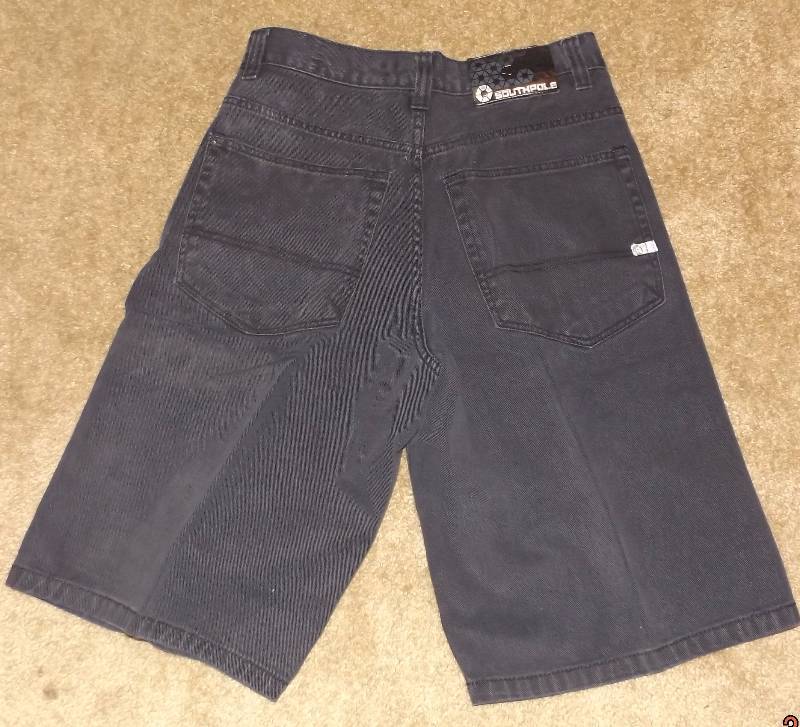 lot 29 image: Mens SouthPole Jean Shorts Size 32