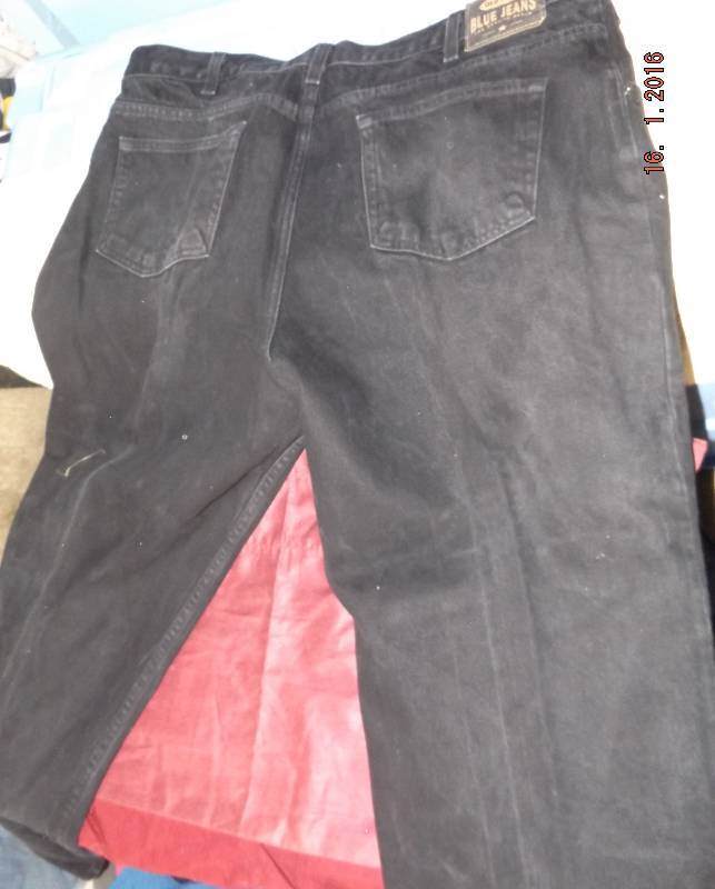 lot 40 image: Mens Old Navy Jeans Size 42x30