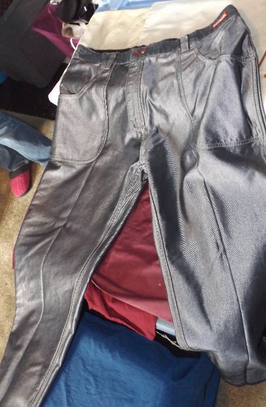 lot 42 image: Mens Ecko Unltd Reversible Jeans Size 42