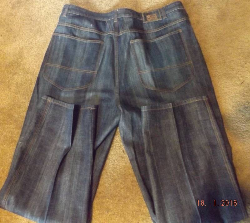 lot 106 image: Mens Girbaud Jeans Size 42