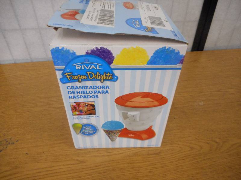 RIVAL FROZEN DELIGHTS SNOW CONE MAKER