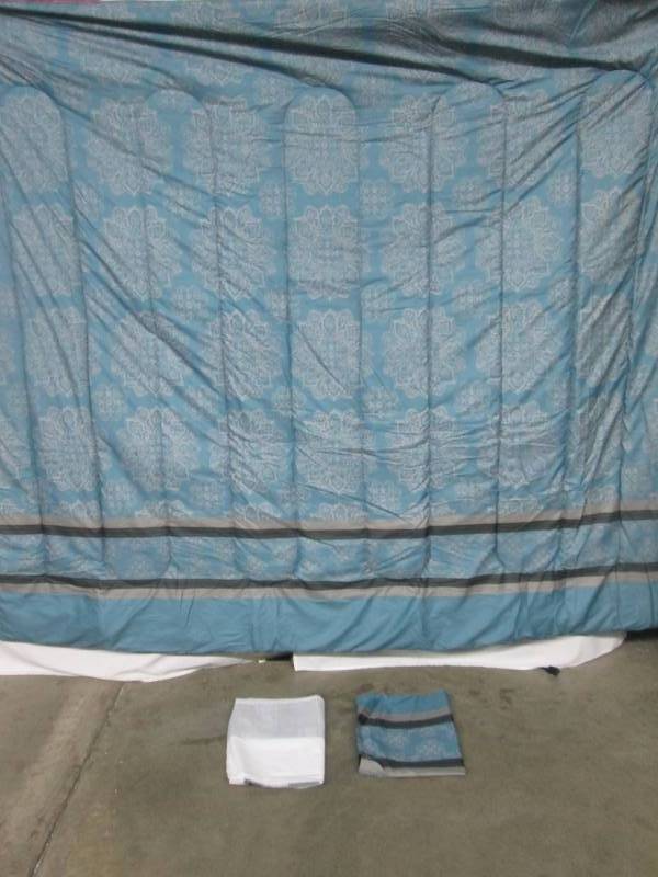 Alcove Messina Comforter Set - King