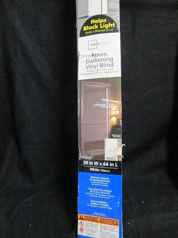 Room Darkening Vinyl Blind  39 in W...