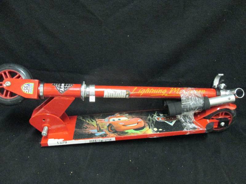Lightning McQueen Scooter...