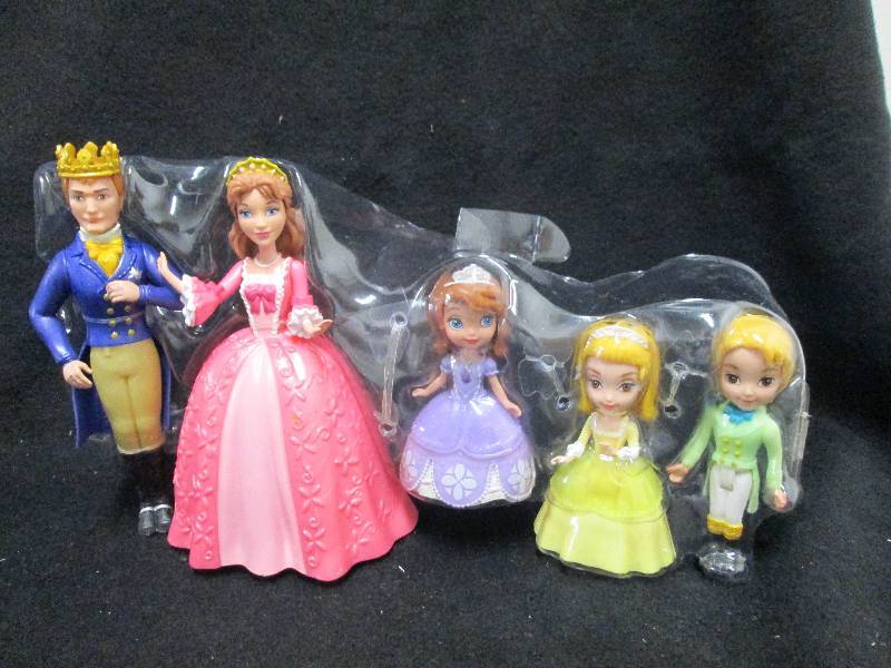 Set of 5 Toy Figures...