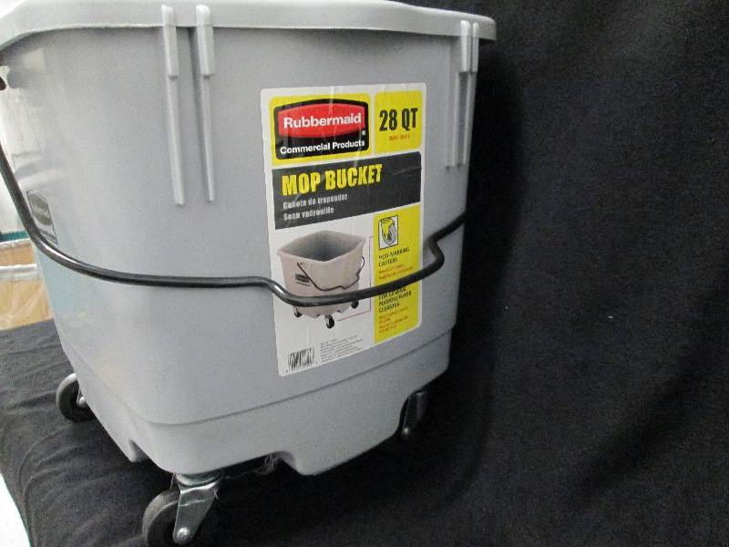 Rubbermaid 28 QT Mop Bucket
