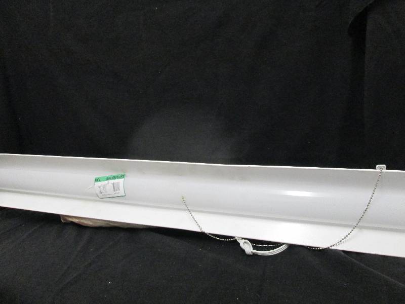 4 foot white shoplight