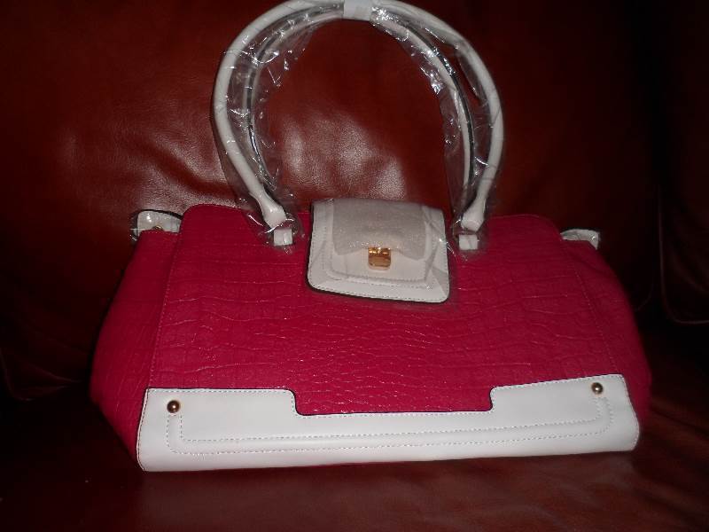NEW Isabelle Hildale FuchsiaWhite Handbay