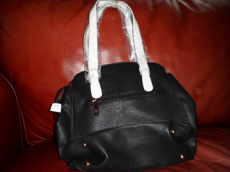 NEW Beau  Ashe BlackWhite Handbag